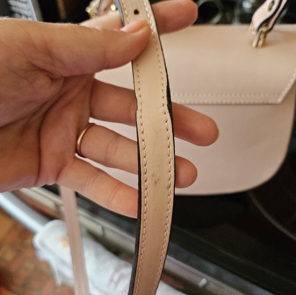 Women handbag nice leather bag but never carried it. Looks new - Picture 9 of 13